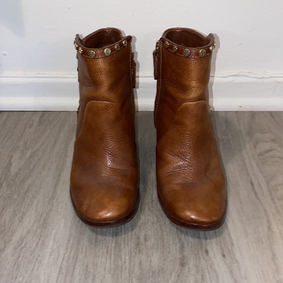 Tory Burch Boots 👢 - Picture 2 of 5
